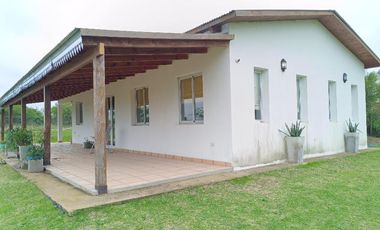 Casa en alquiler en Victoria