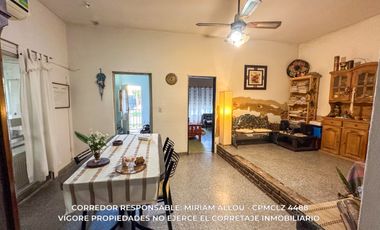 Casa de 6 ambientes  138 m² en venta c/ cochera en Temperley