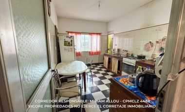 Casa de 6 ambientes  138 m² en venta c/ cochera en Temperley
