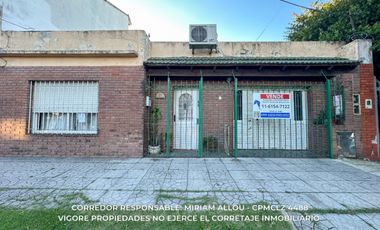 Casa de 6 ambientes  138 m² en venta c/ cochera en Temperley
