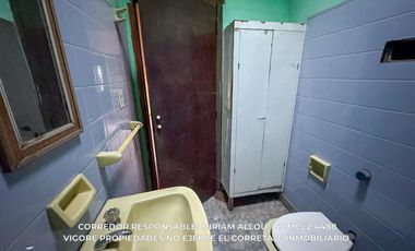 Casa de 6 ambientes  138 m² en venta c/ cochera en Temperley