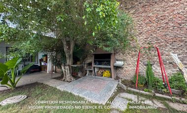 Casa de 6 ambientes  138 m² en venta c/ cochera en Temperley