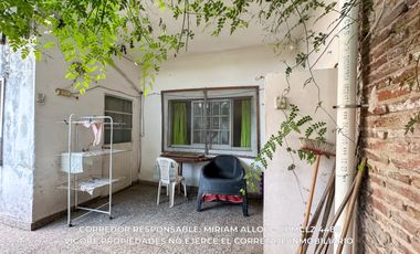 Casa de 6 ambientes  138 m² en venta c/ cochera en Temperley