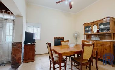 Casa en venta c/ cochera en Centro Norte