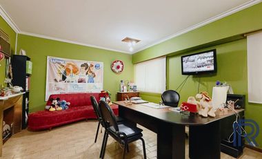 Casa en venta c/ cochera en Centro Norte