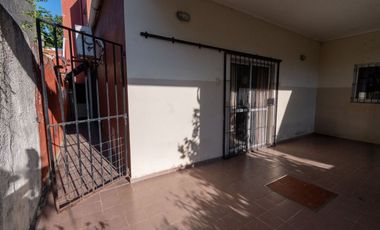 CASA EN LAPRIDA 3735- BARRIO 7 JEFES - SANTA FE