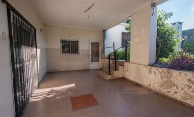 CASA EN LAPRIDA 3735- BARRIO 7 JEFES - SANTA FE