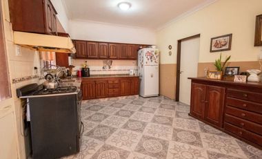 CASA EN LAPRIDA 3735- BARRIO 7 JEFES - SANTA FE