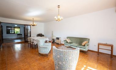 Venta Casa Excelente ubicación !! 4 Dormitorios