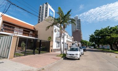 Venta Casa Excelente ubicación !! 4 Dormitorios