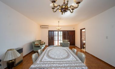 Venta Casa Excelente ubicación !! 4 Dormitorios