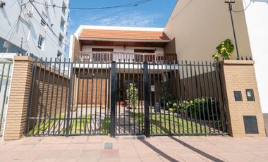 Venta Casa Excelente ubicación !! 4 Dormitorios