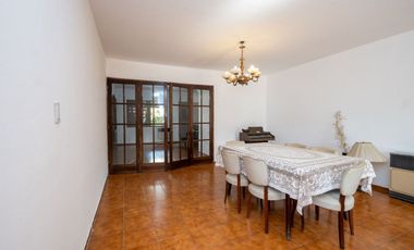 Venta Casa Excelente ubicación !! 4 Dormitorios