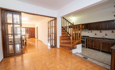 Venta Casa Excelente ubicación !! 4 Dormitorios