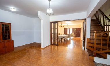 Venta Casa Excelente ubicación !! 4 Dormitorios