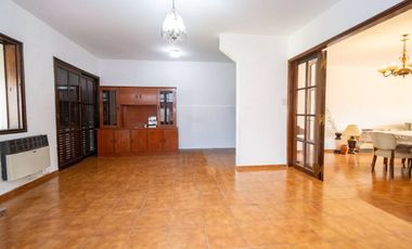 Venta Casa Excelente ubicación !! 4 Dormitorios