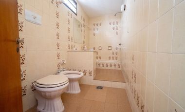 Venta Casa Excelente ubicación !! 4 Dormitorios