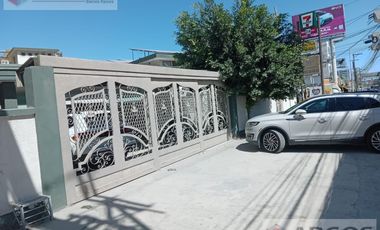 Casa de uso Comercial en Renta, Col. Linda Vista