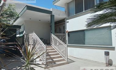 Casa de uso Comercial en Renta, Col. Linda Vista