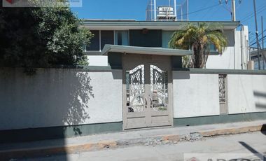 Casa de uso Comercial en Renta, Col. Linda Vista
