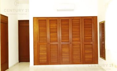 Castillo de Amor,  Casa amplia de 2 habitaciones  con estilo único a solo 200 m de la Playa en Playacar fase 1 P4491