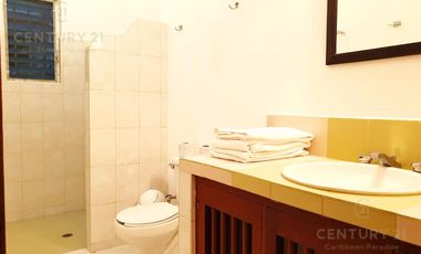 Castillo de Amor,  Casa amplia de 2 habitaciones  con estilo único a solo 200 m de la Playa en Playacar fase 1 P4491