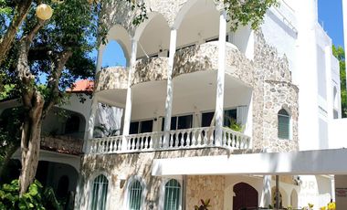 Castillo de Amor,  Casa amplia de 2 habitaciones  con estilo único a solo 200 m de la Playa en Playacar fase 1 P4491