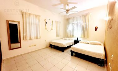 Castillo de Amor,  Casa amplia de 2 habitaciones  con estilo único a solo 200 m de la Playa en Playacar fase 1 P4491