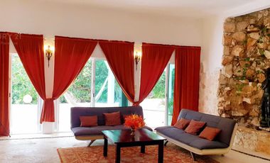 Castillo de Amor,  Casa amplia de 2 habitaciones  con estilo único a solo 200 m de la Playa en Playacar fase 1 P4491