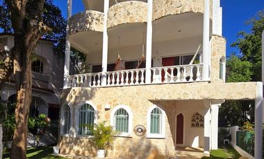 Castillo de Amor,  Casa amplia de 2 habitaciones  con estilo único a solo 200 m de la Playa en Playacar fase 1 P4491