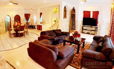 Castillo de Amor,  Casa amplia de 2 habitaciones  con estilo único a solo 200 m de la Playa en Playacar fase 1 P4491