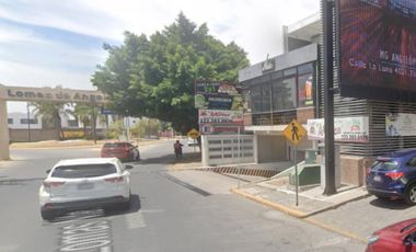 CONSULTORIOS EN RENTA EN PLAZA PABELLON LOMAS, ZONA TLAXCALANCINGO, PUEBLA.
