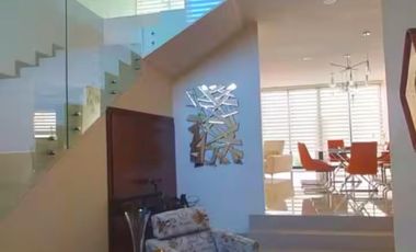 PUNTA TIBURON, Casa en VENTA o RENTA totalmente amueblada con sala de TV y 3 recamaras