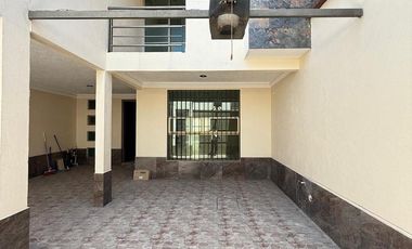 Amplia casa en renta a una cuadra de Av. Las Torres