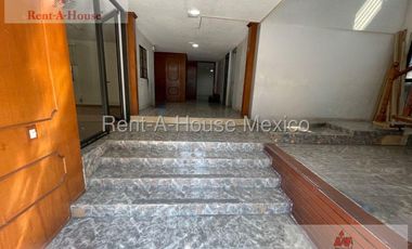 Edificio Comercial en Renta en Naucalpan de Juarez, Ciudad Satelite AM. 26-2425