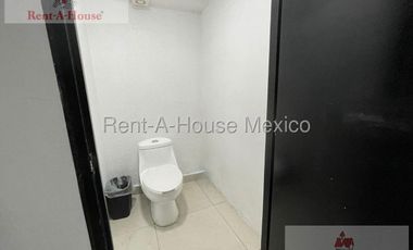 Edificio Comercial en Renta en Naucalpan de Juarez, Ciudad Satelite AM. 26-2425