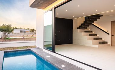 Casa en renta en Karakal Nuevo Vallarta con alberca | 4 recamaras 1 en planta baja y roof top