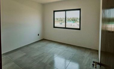 PUNTA TIBURON, Casa en VENTA con terraza, jardin, sala de TV y cuarto de servicio