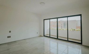 PUNTA TIBURON, Casa en VENTA con terraza, jardin, sala de TV y cuarto de servicio
