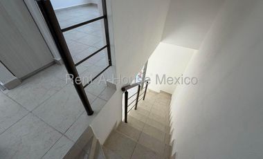 Cómoda Casa en Res, Héroes de Veracruz Col. Aeropuerto Ver.