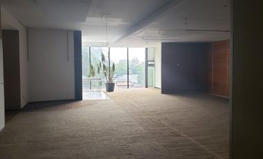 Edificio de oficinas/Comercial en renta en Lomas de Chapultepec de 1,400 m2