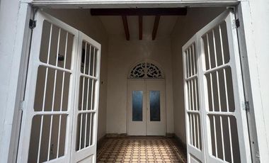 Casona en renta ideal para oficinas, notaria o agencia aduanal.