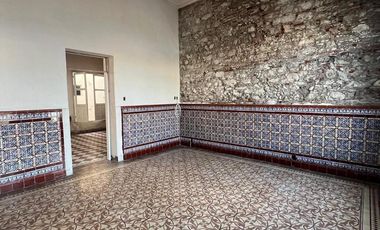 Casona en renta ideal para oficinas, notaria o agencia aduanal.