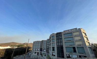 Edificio Comercial en Hacienda de Valle Escondido 24-3507 MM