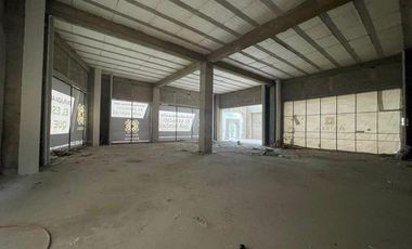 Edificio Comercial en Hacienda de Valle Escondido 24-3507 MM