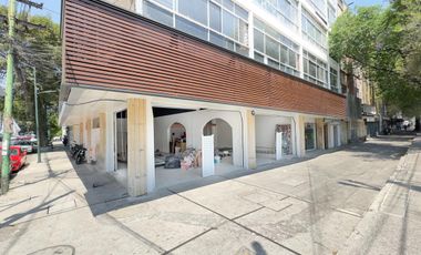 RENTA DE LOCAL COMERCIAL EN EJE CENTRAL LAZARO CARDENAS EN ESQUINA
