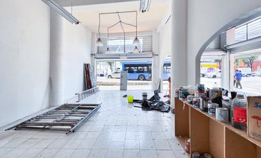 RENTA DE LOCAL COMERCIAL EN EJE CENTRAL LAZARO CARDENAS EN ESQUINA