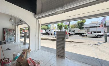 RENTA DE LOCAL COMERCIAL EN EJE CENTRAL LAZARO CARDENAS EN ESQUINA