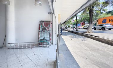 RENTA DE LOCAL COMERCIAL EN EJE CENTRAL LAZARO CARDENAS EN ESQUINA