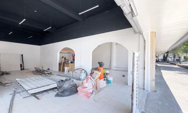 RENTA DE LOCAL COMERCIAL EN EJE CENTRAL LAZARO CARDENAS EN ESQUINA